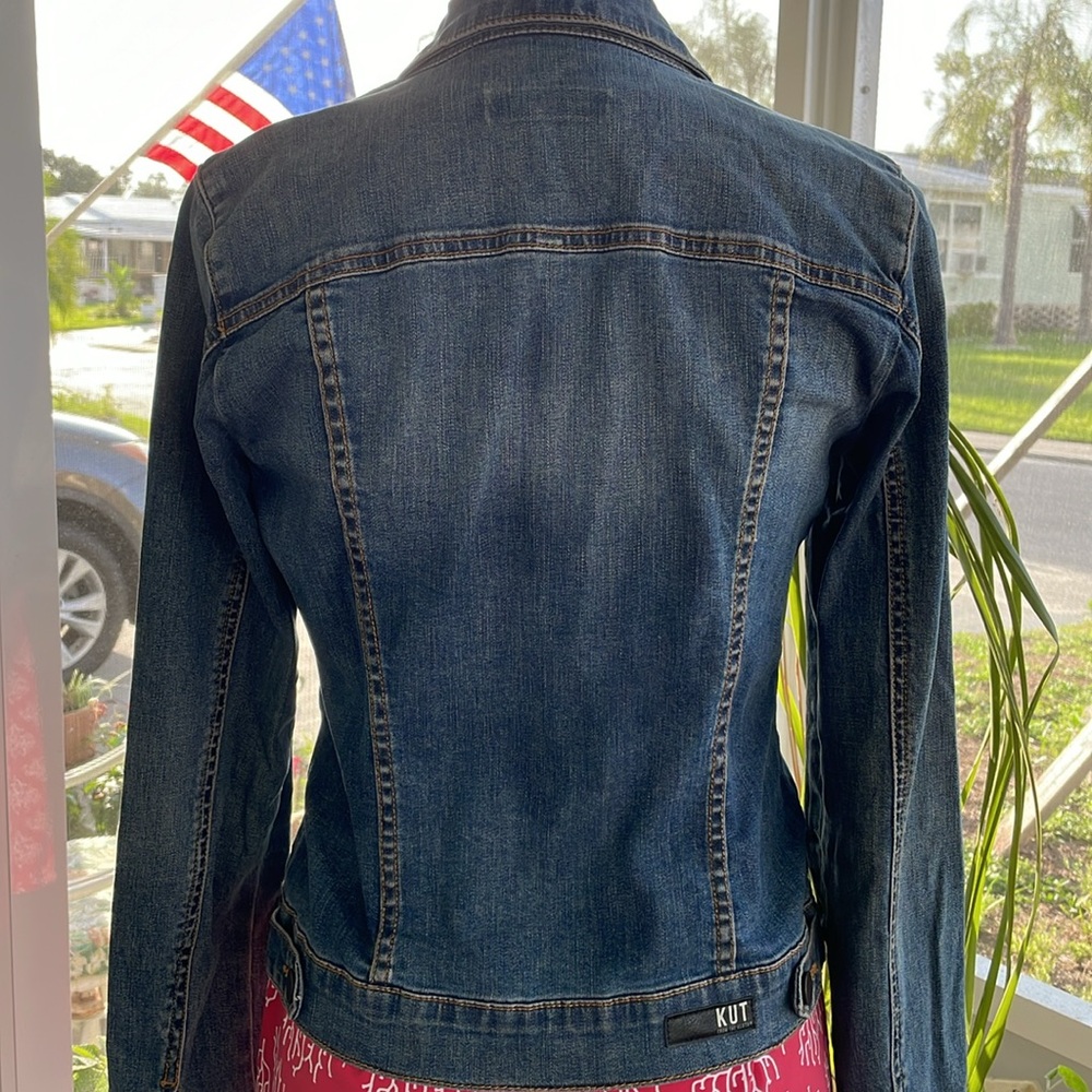Kut from the Kloth Amelia Denim Jacket - Picture 3 of 12
